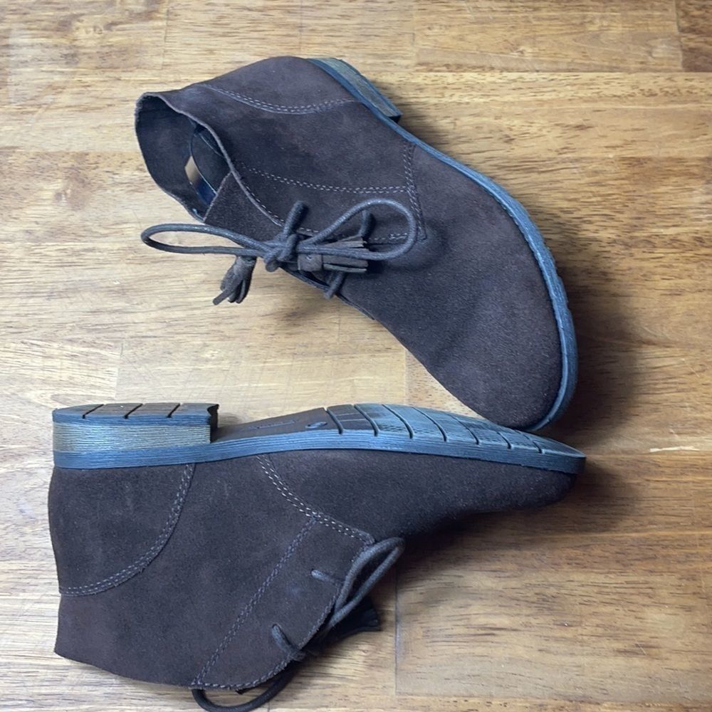 BJORNDAL DARK CHESTNUT BROWN ANKLE SUEDE BOOTIES